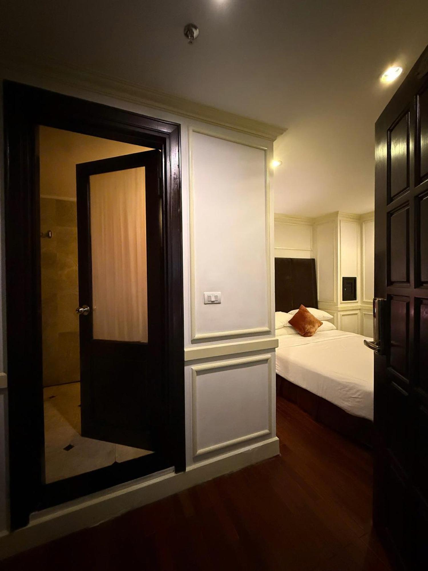 Boutique & Hanoi